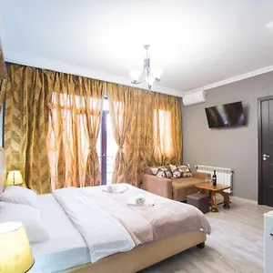 Terrace House Near Opera Otel